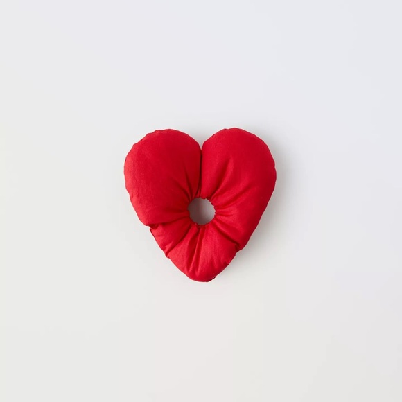 Zara HEART SCRUNCHIE - Picture 1 of 1